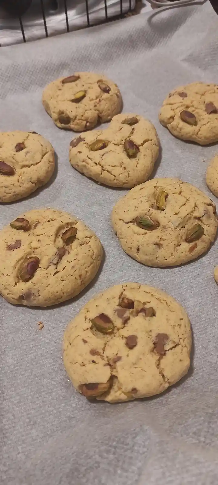 Indulging in a Pistachio and Chocolate Cookie Delight