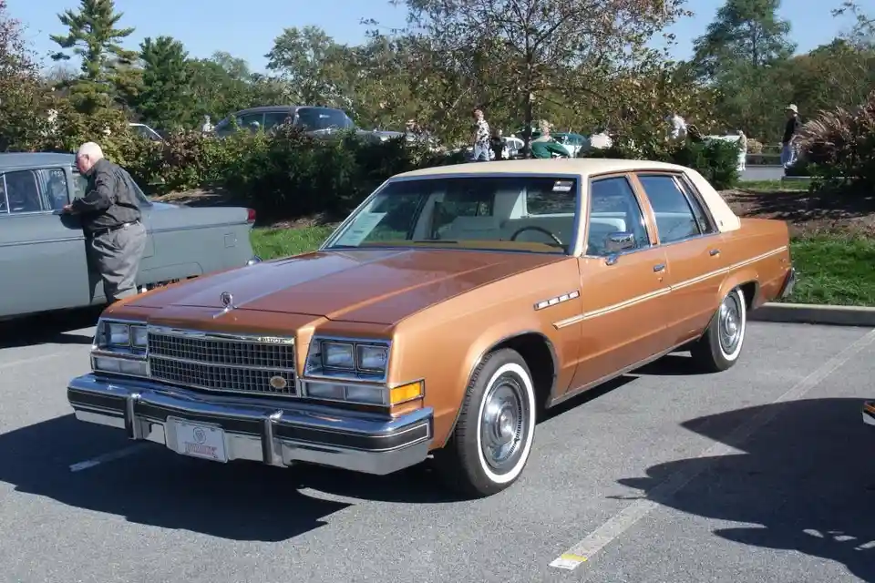 1977 Buick Electra Sedan: A Classic in 1/43 Scale