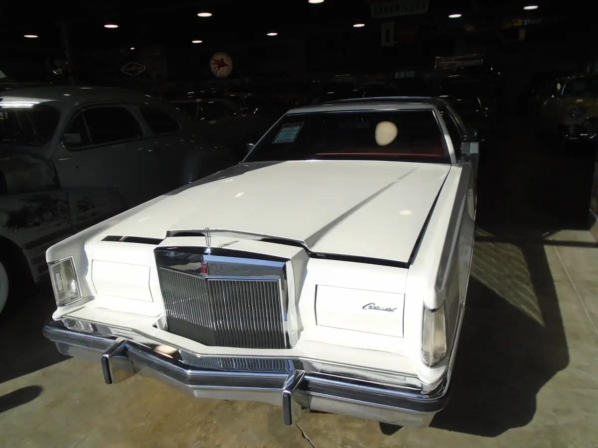 Behold the classic 1978 Lincoln Continental Mark V Hardtop!