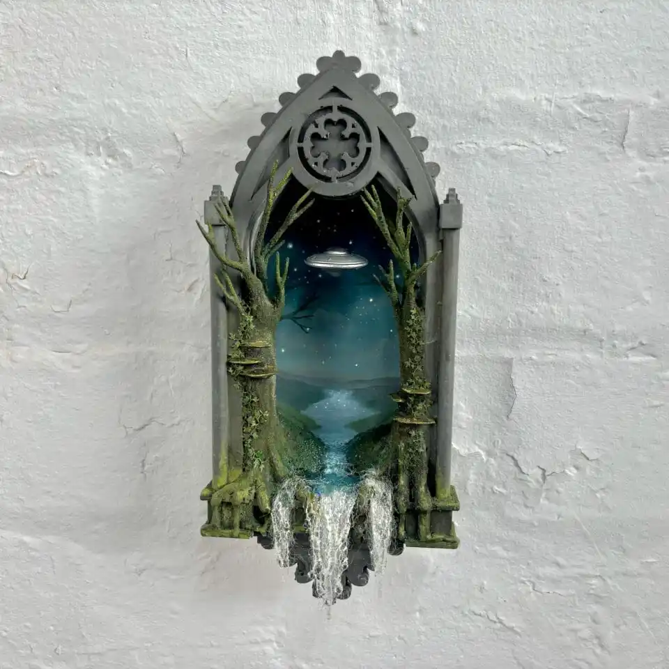 Incredible Miniature Space Alien Dioramas by Caroline Dewison
