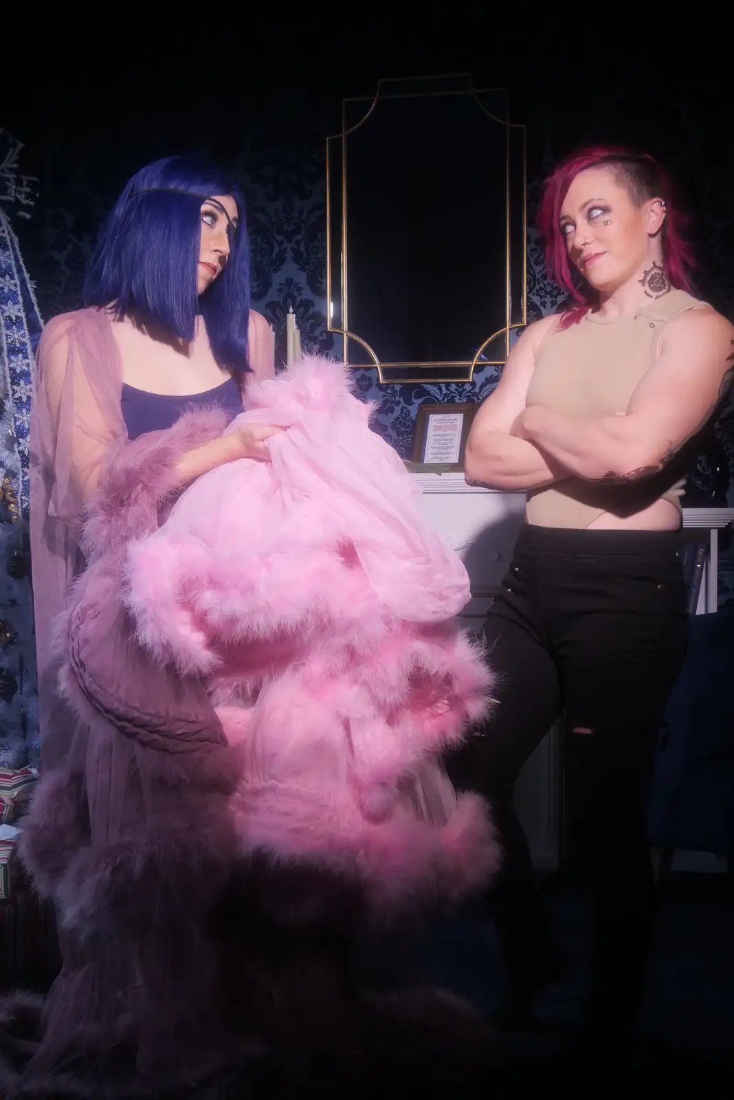 Caitlyn and Vi's Epic Wardrobe Swap in Arcane Cosplay