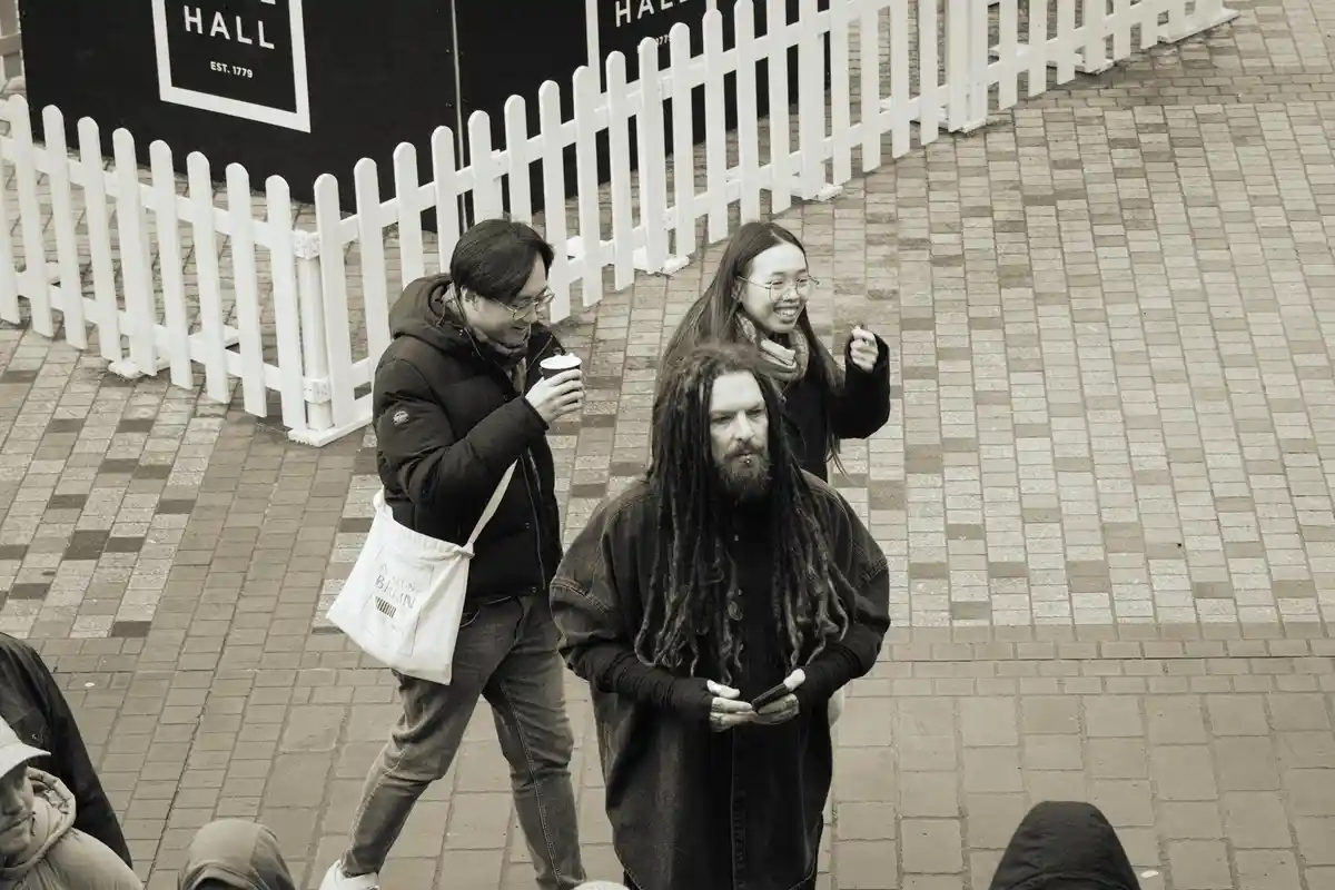 Capturing Life on the Streets: UK Photography