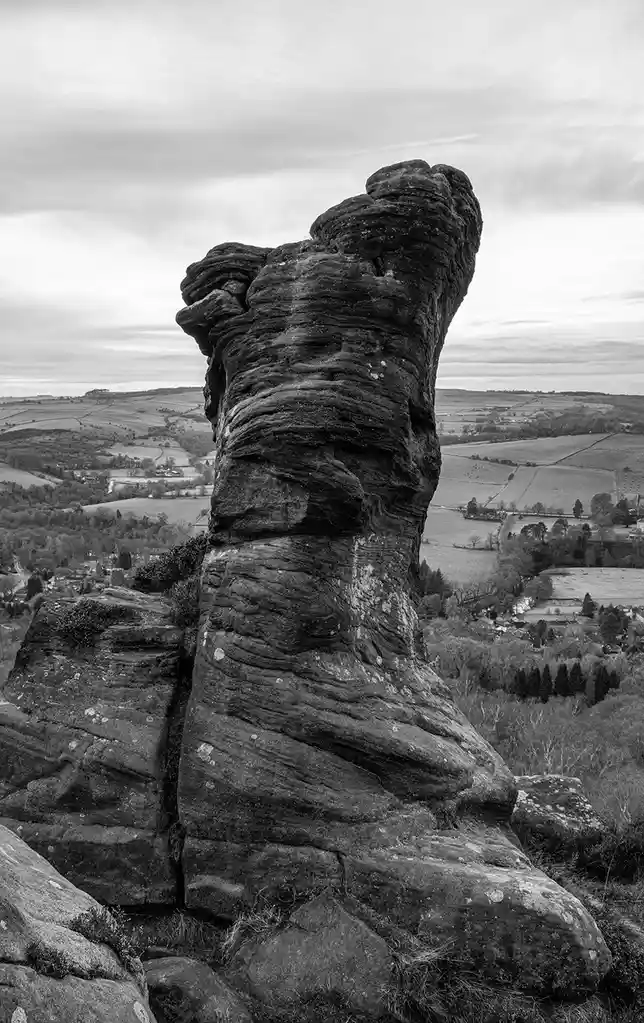Exploring the breathtaking Froggatt Pinnacle.