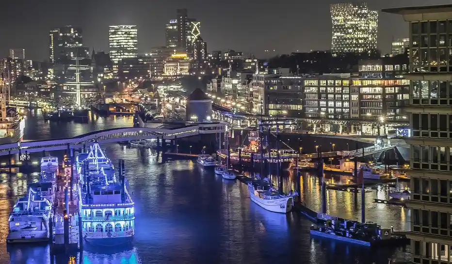 Hamburg's Nighttime Magic Captured