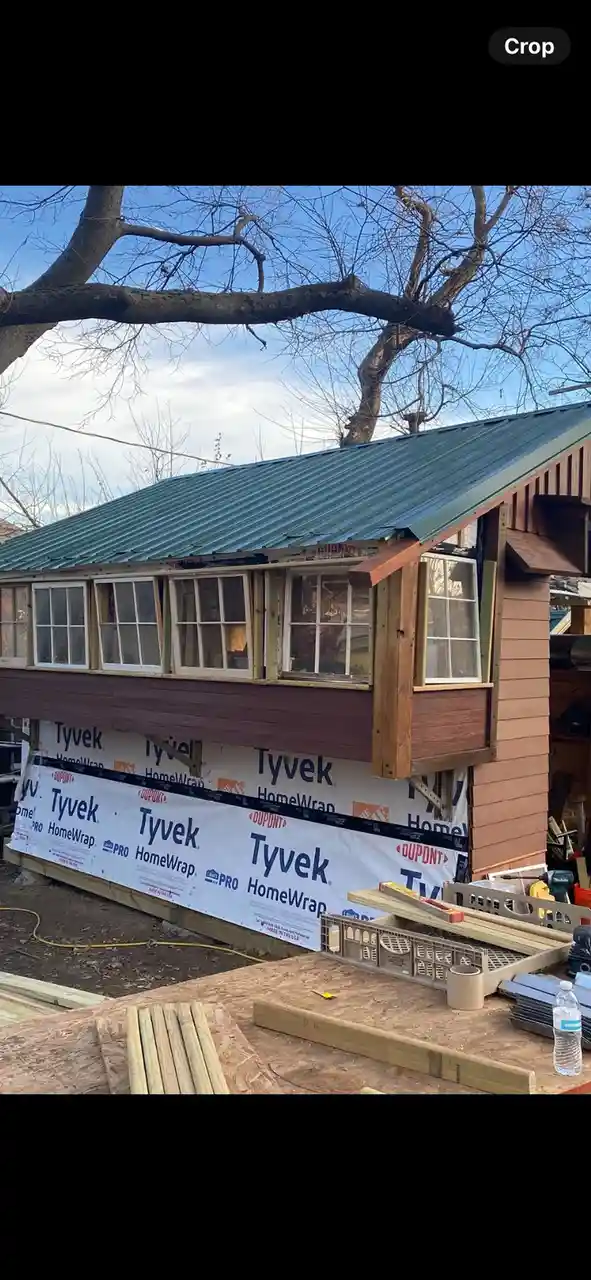 Windows before the transformation: struts and paint edition.