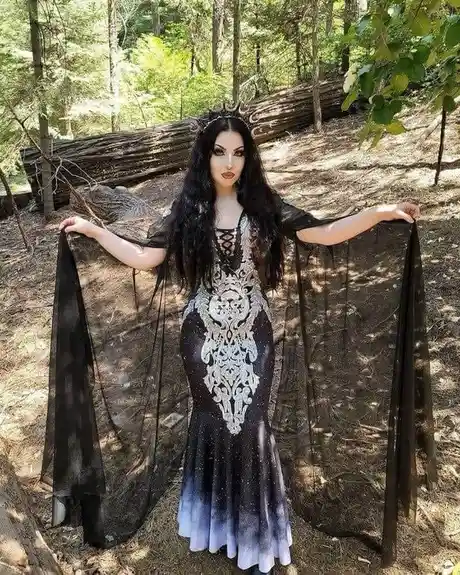 Stunning Dress Alert!