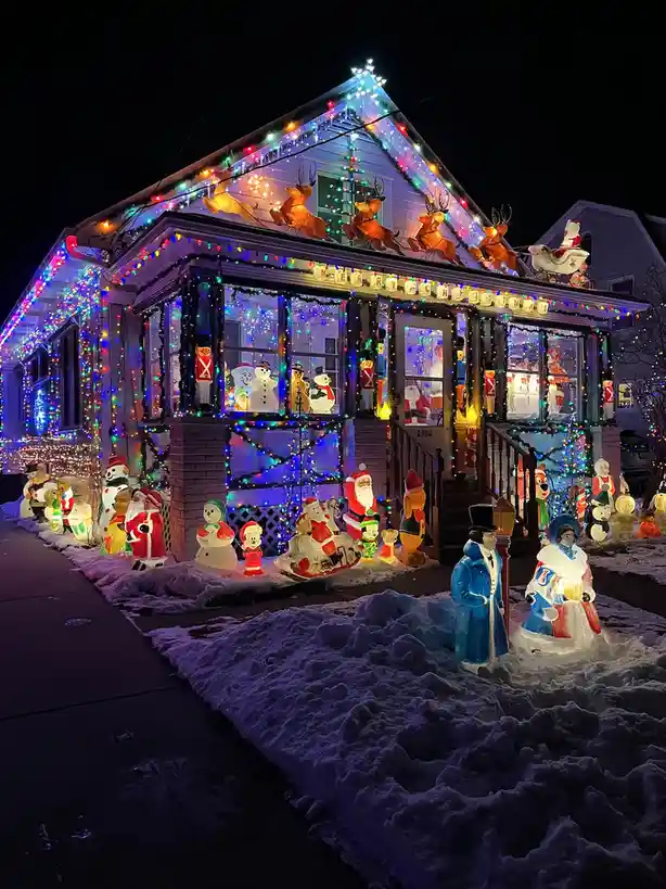 Check out this amazing Christmas house, part 2!