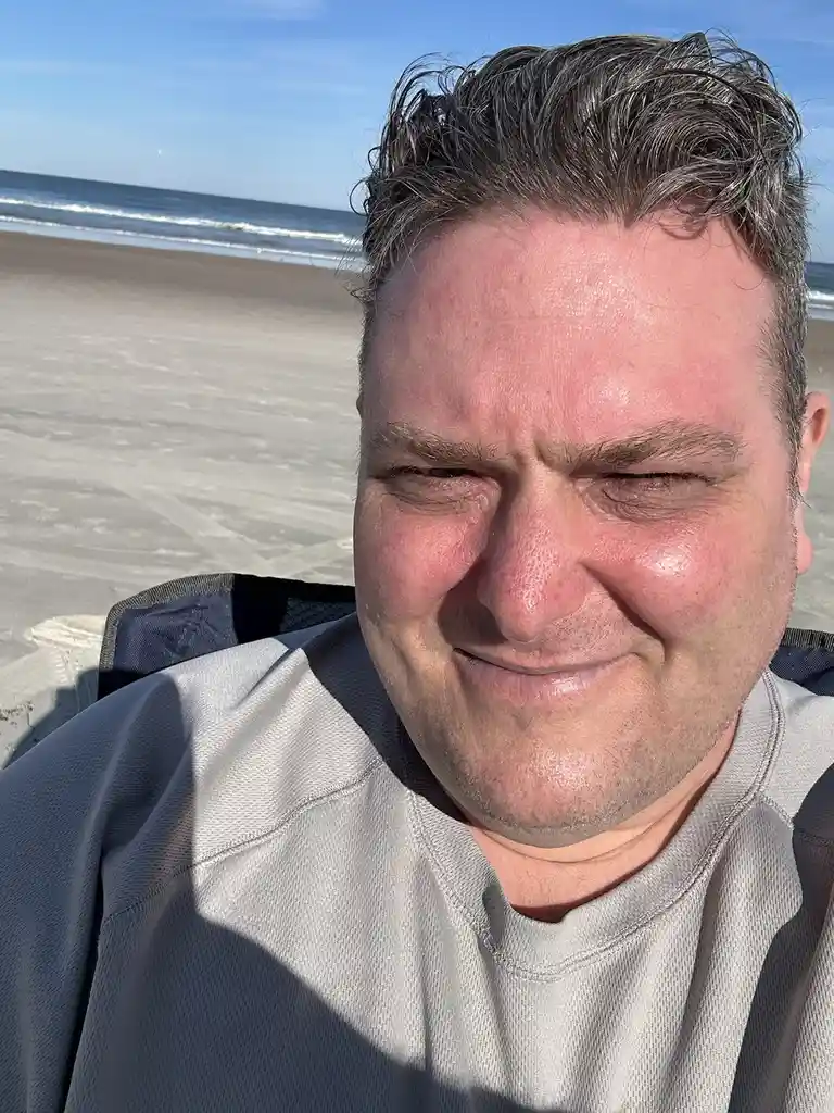 Capturing Christmas Cheer at the Beach with My Selfie!
