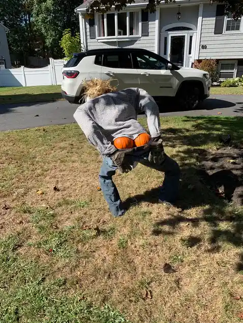 A Cheeky Mooning Scarecrow Moment