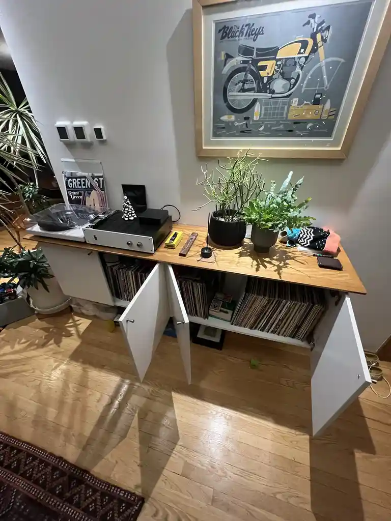 Testing IKEA's Sektion: Can it handle heavy LPs?