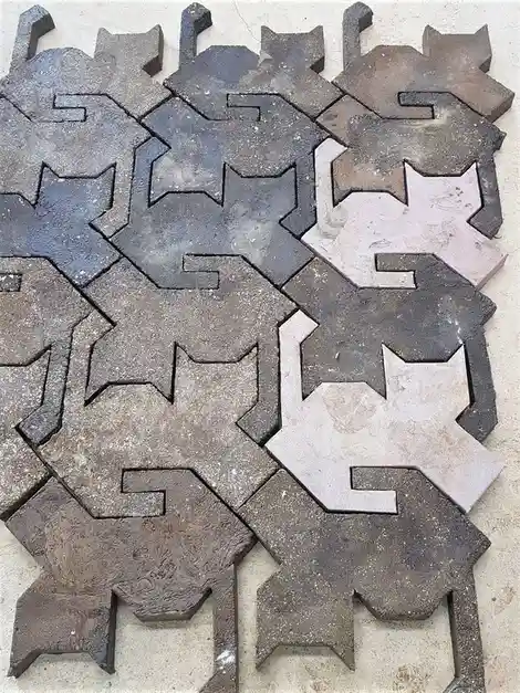 When your cat becomes the ultimate tile master