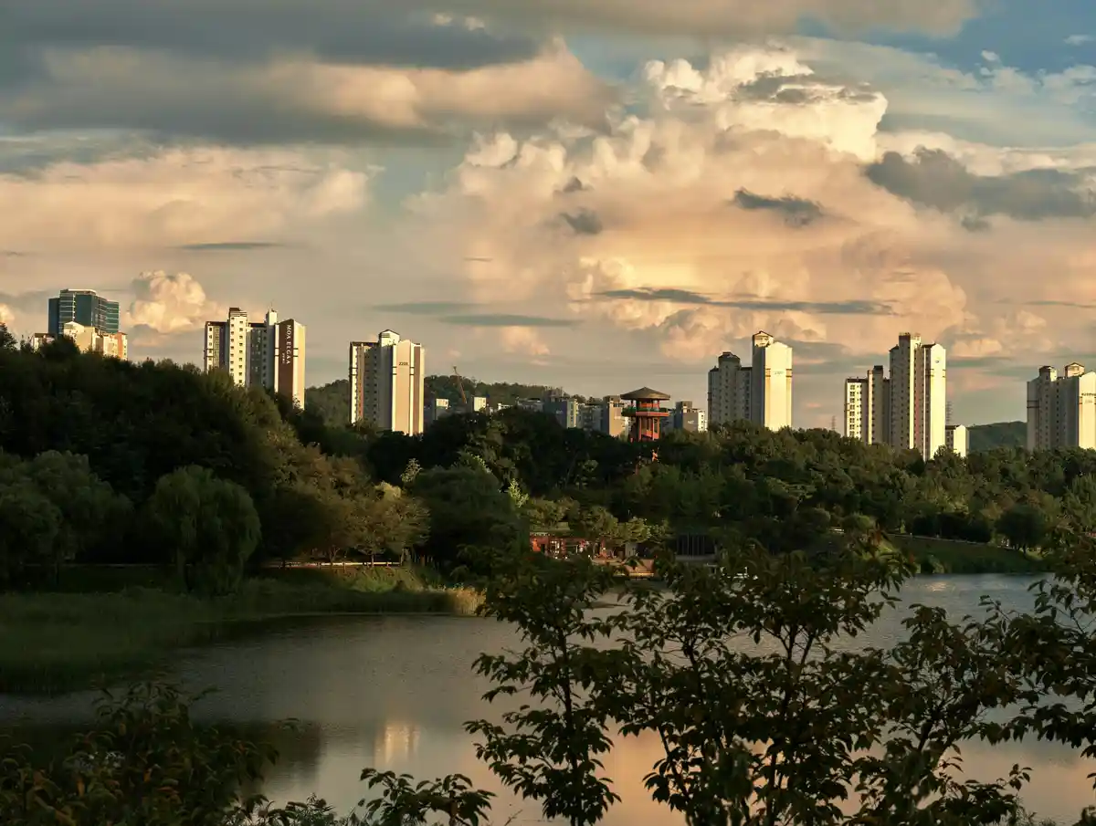 Late Summer Skies in Korea: A Stunning View